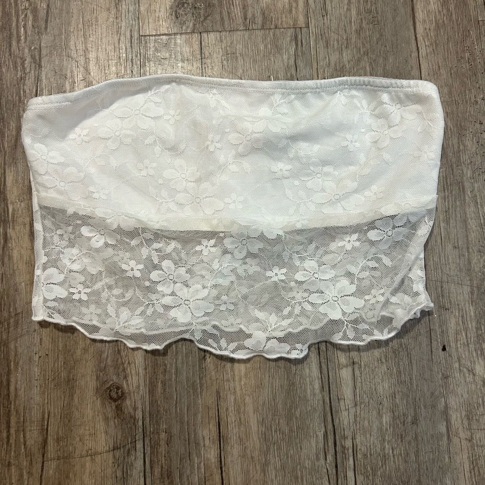 Elegant White Lace Bandeau